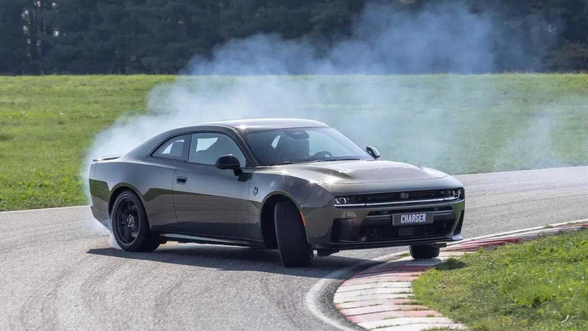 Dodge Charger (2026-->>) (4)