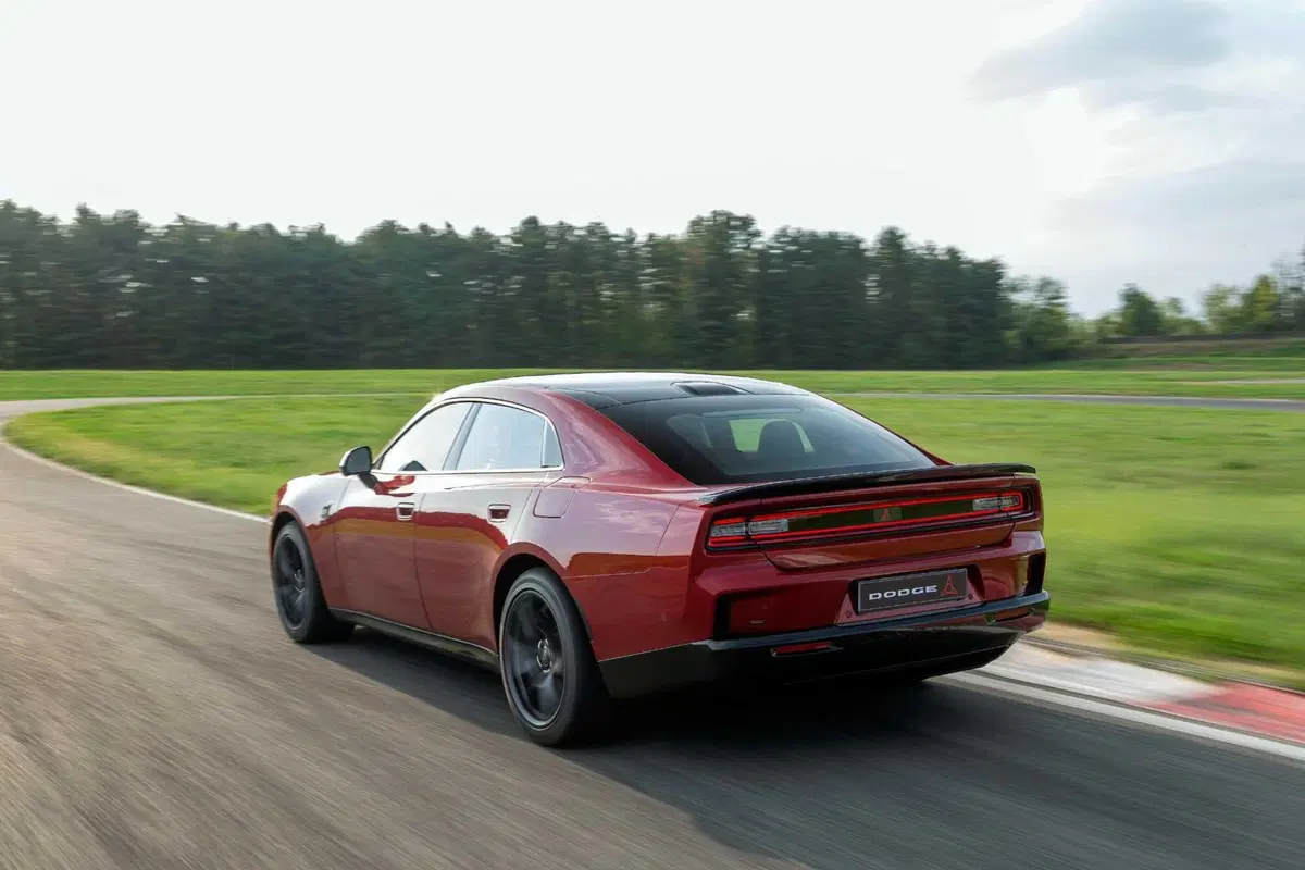 Dodge Charger Coupé 2 porte 100,5 kWh Daytona R/T awd (7)