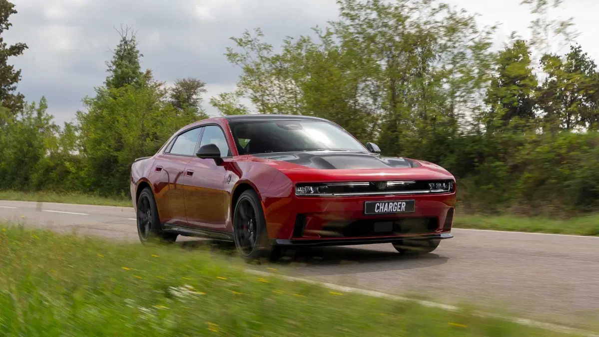 Dodge Charger 4 porte 100,5 kWh Daytona R/T awd (5)