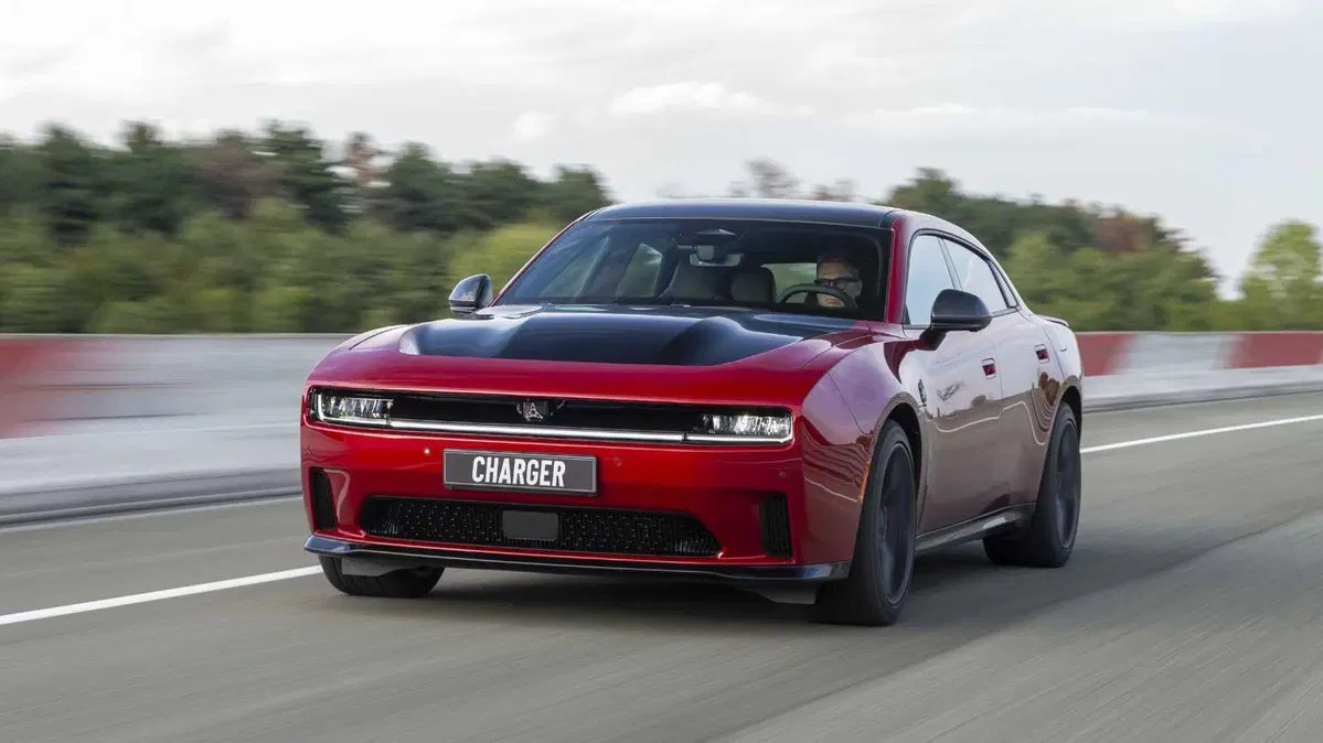 Dodge Charger 4 porte 100,5 kWh Daytona Scat Pack awd (2)