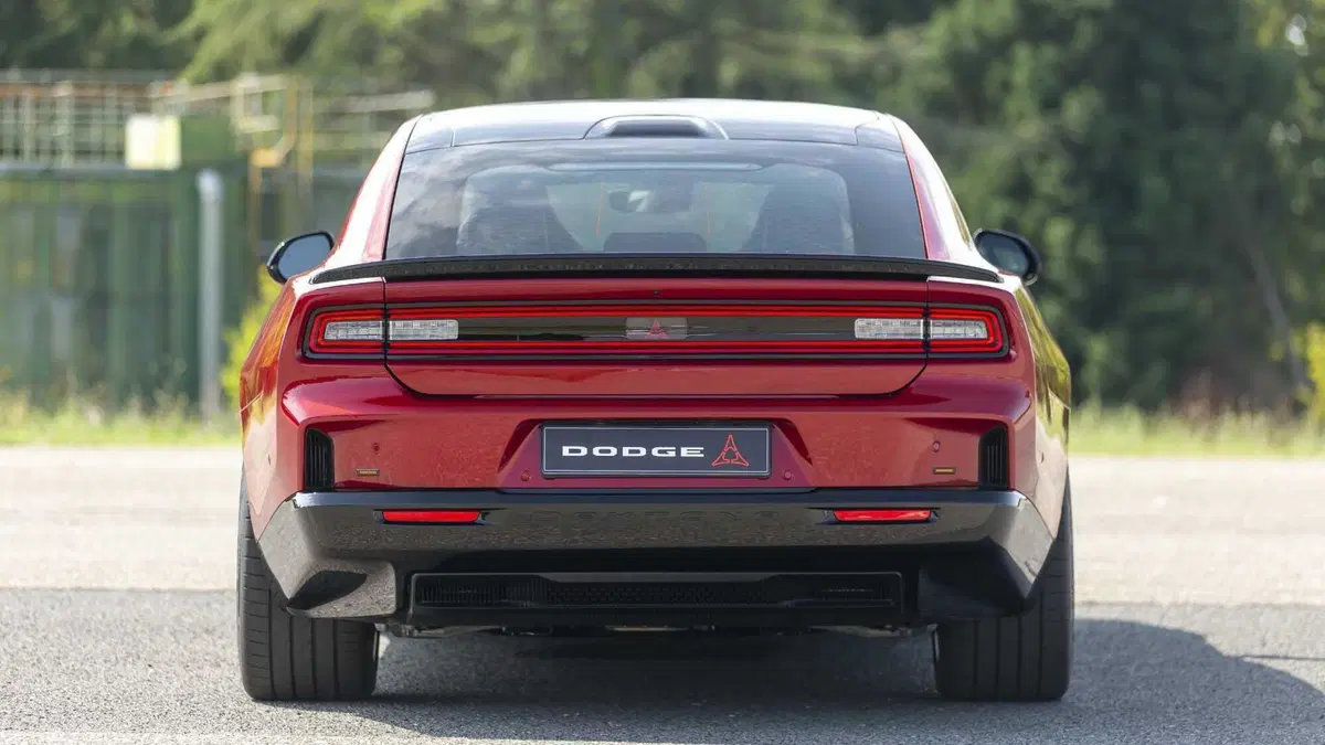 Dodge Charger 4 porte 100,5 kWh Daytona Scat Pack awd (12)