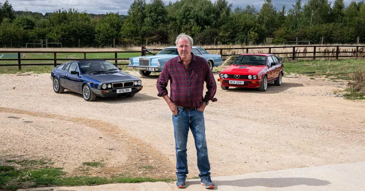 Jeremy Clarkson vende tre auto di The Grand Tour: all'asta anche la Lancia dell'ultimo viaggio con Hammond e May