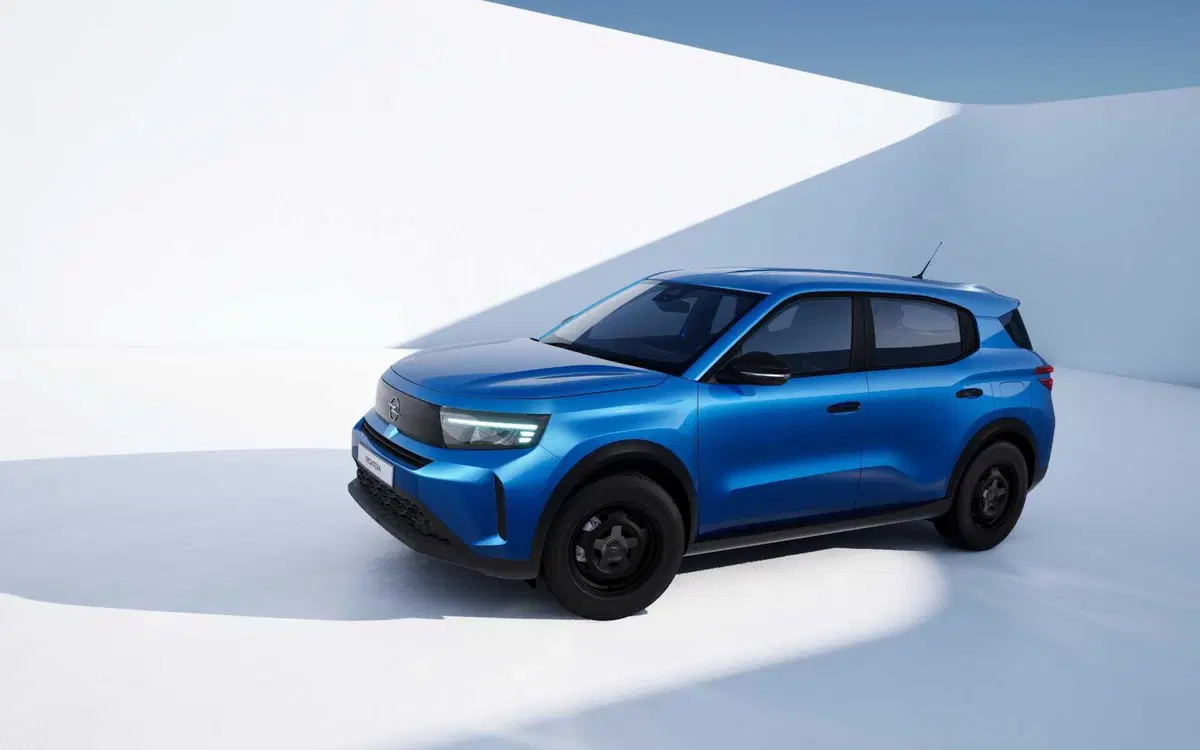 Opel Frontera, arriva il benzina 100 CV con cambio manuale: la versione Start apre la gamma al prezzo più basso di sempre (3)