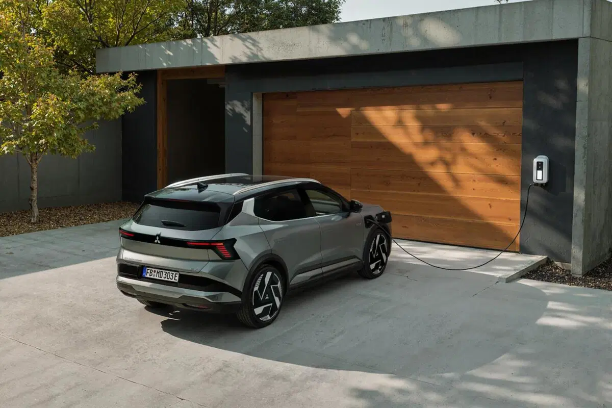 Mitsubishi Eclipse Cross elettrica, la cura delle batterie: più autonomia, ricarica più rapida e listino più basso (5)