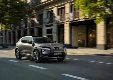 Mitsubishi Eclipse Cross elettrica, la cura delle batterie: più autonomia, ricarica più rapida e listino più basso