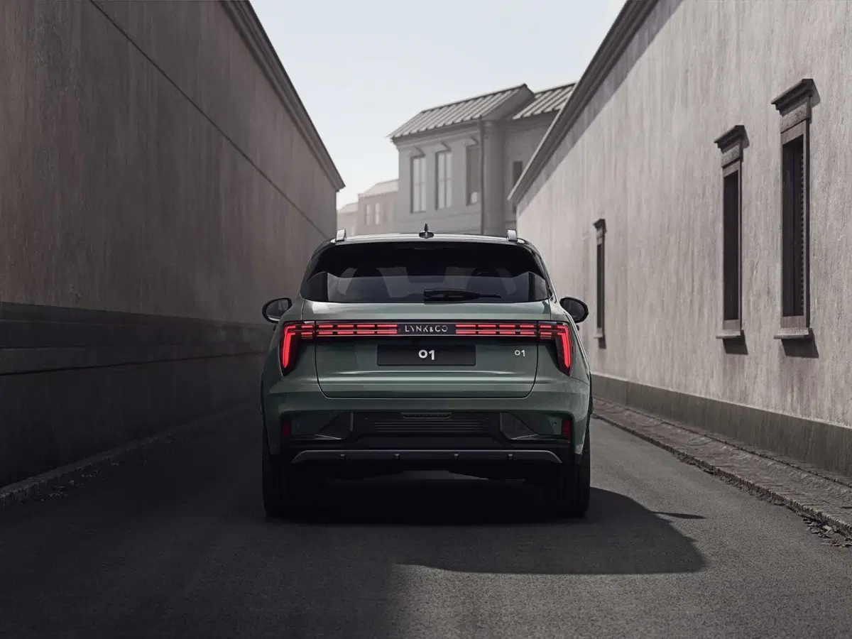 Lynk & Co 01 (7)