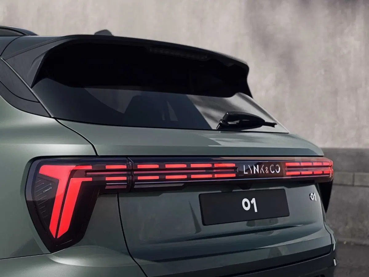 Lynk & Co 01 (8)