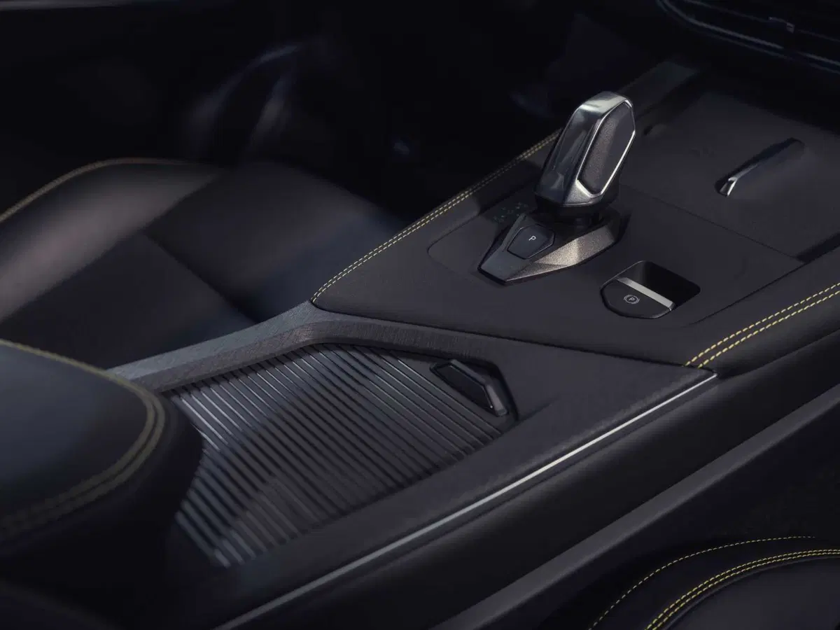 Lynk & Co 01 (13)