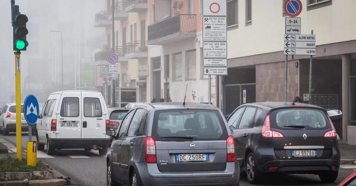 Diesel Euro 5, la Lombardia non fa retromarcia: dal 1° ottobre scatta il blocco