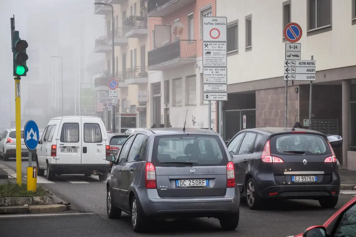 Diesel Euro 5, la Lombardia non fa retromarcia: dal 1° ottobre scatta il blocco