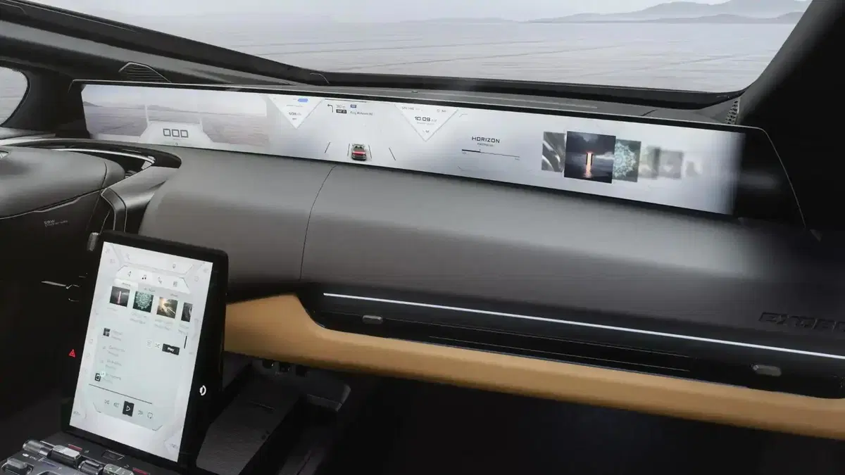 Ceer Exobot, l'Arabia Saudita entra nel mondo dell'auto con due elettriche da 1.100 CV che non somigliano a nulla (6)
