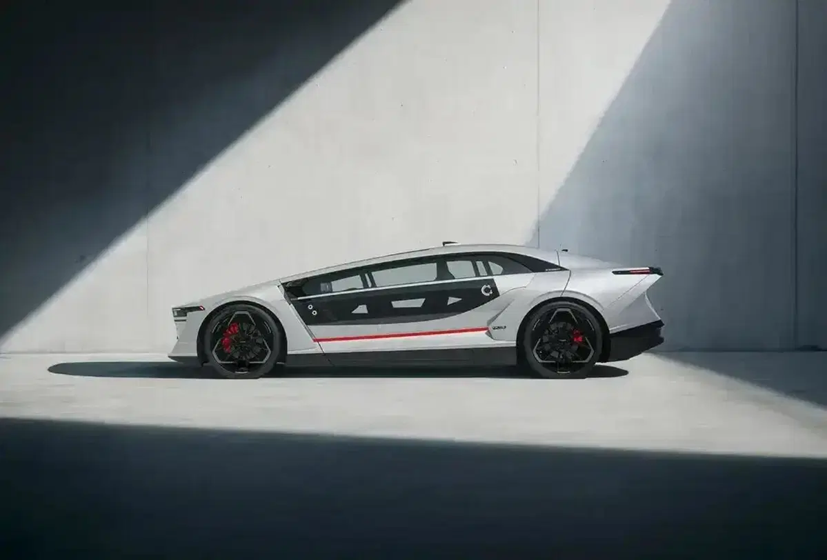 Ceer Exobot, l'Arabia Saudita entra nel mondo dell'auto con due elettriche da 1.100 CV che non somigliano a nulla (15)
