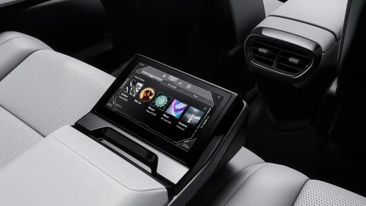 Ceer Exobot, l'Arabia Saudita entra nel mondo dell'auto con due elettriche da 1.100 CV che non somigliano a nulla (22)