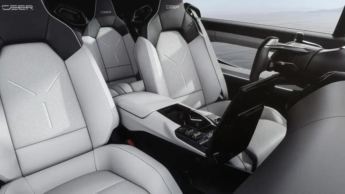 Ceer Exobot, l'Arabia Saudita entra nel mondo dell'auto con due elettriche da 1.100 CV che non somigliano a nulla (23)