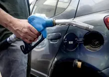 Carburanti, diesel a 2,34 euro e benzina oltre 2,15: nuovi rincari e accise in arrivo