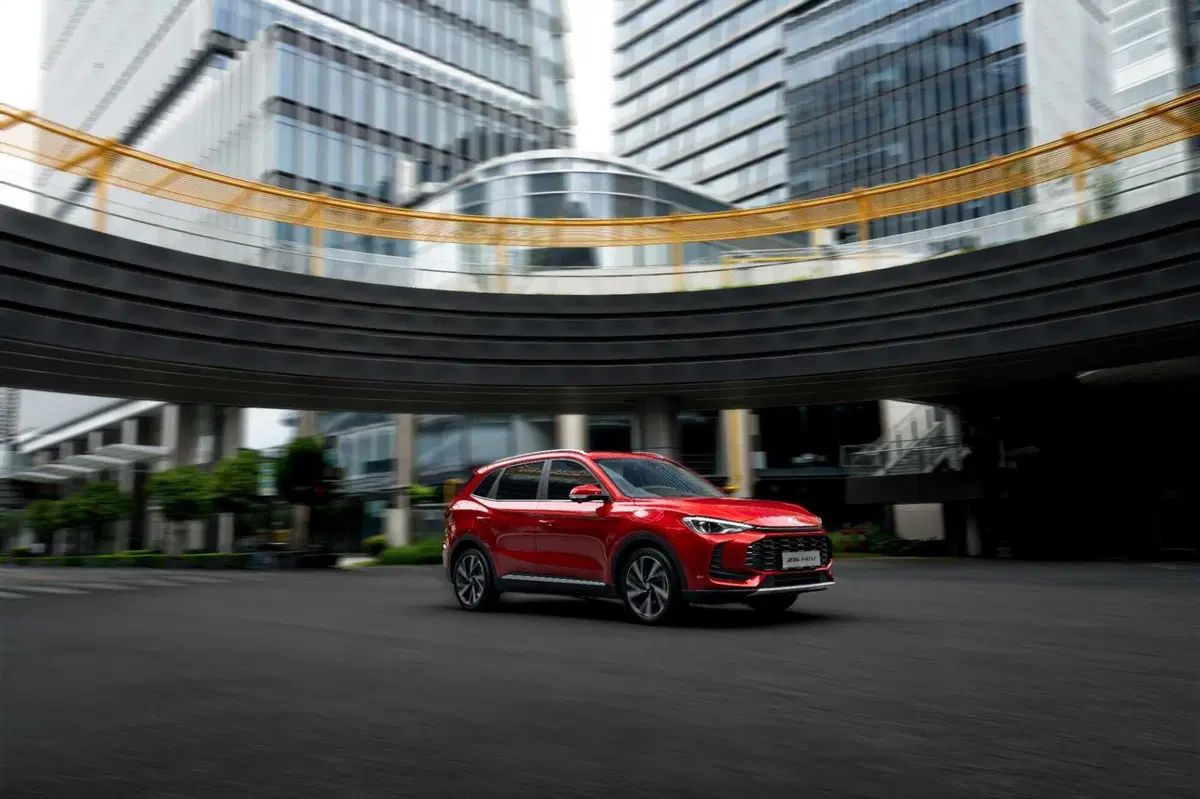 Bollo auto, MG porta il 2027 nel presente: su MG3 e MG ZS Hybrid+ lo paga la Casa (3)