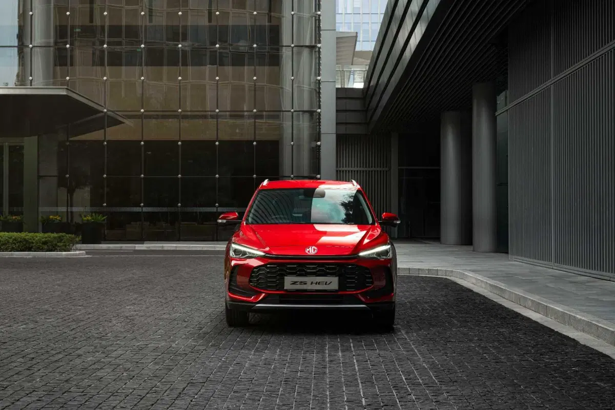 Bollo auto, MG porta il 2027 nel presente: su MG3 e MG ZS Hybrid+ lo paga la Casa (6)