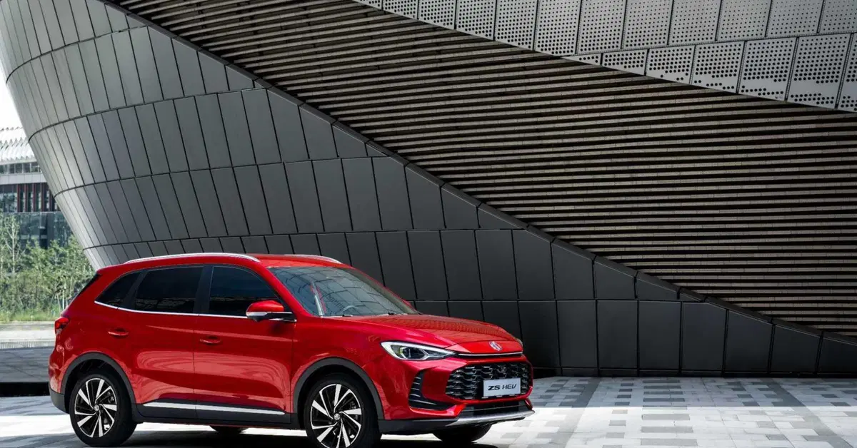 Bollo auto, MG porta il 2027 nel presente: su MG3 e MG ZS Hybrid+ lo paga la Casa