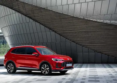 Bollo auto, MG porta il 2027 nel presente: su MG3 e MG ZS Hybrid+ lo paga la Casa