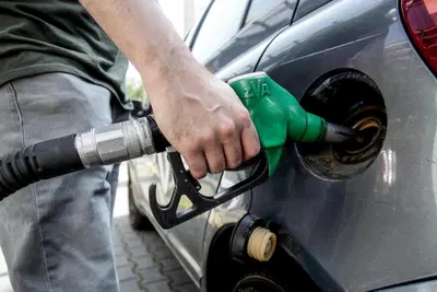 Diesel oltre 2,30 euro al litro, per un camion 800 euro in più a settimana: il caro carburante mette in crisi l’autotrasporto