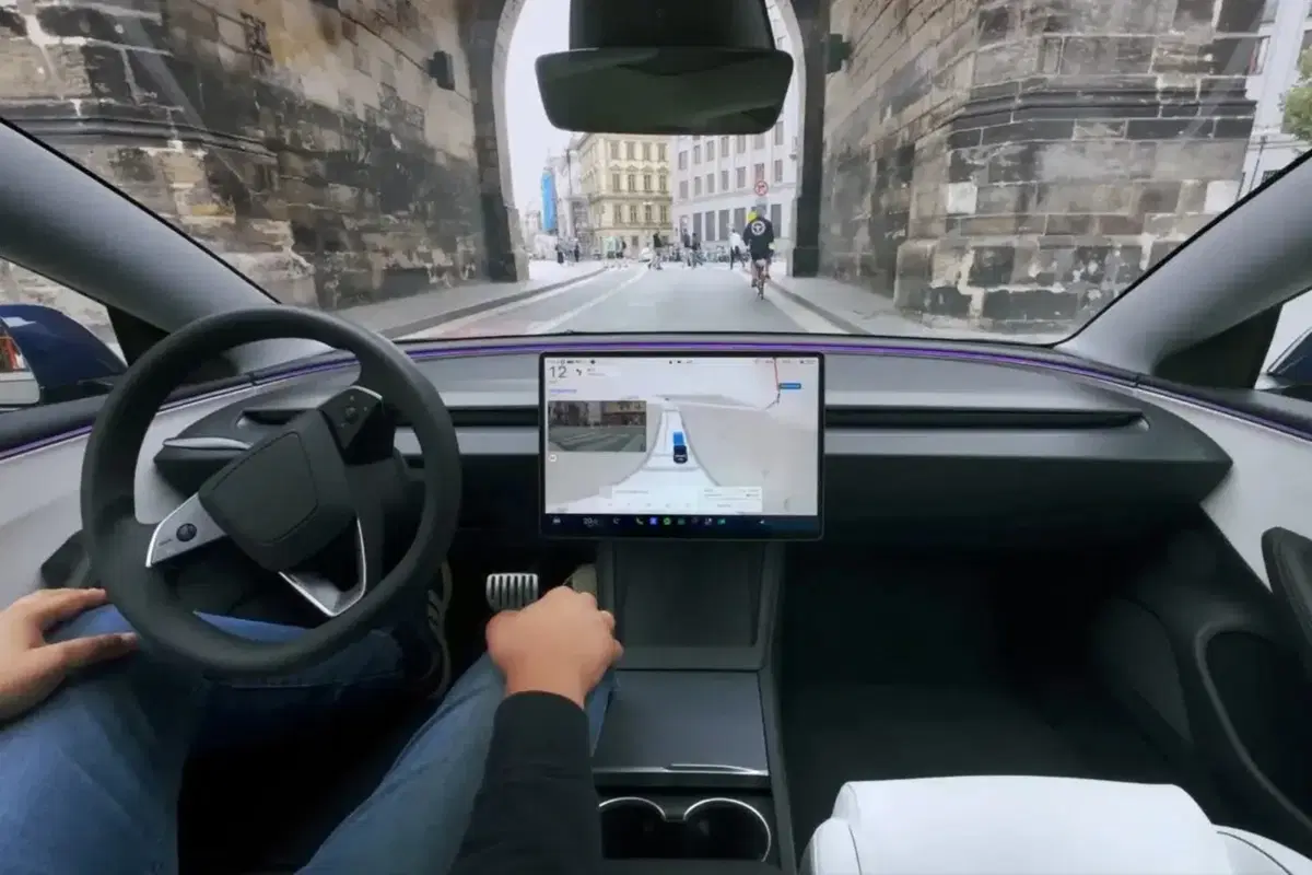 Tesla FSD, arriva il via libera in Repubblica Ceca: si avvicina l’ok europeo