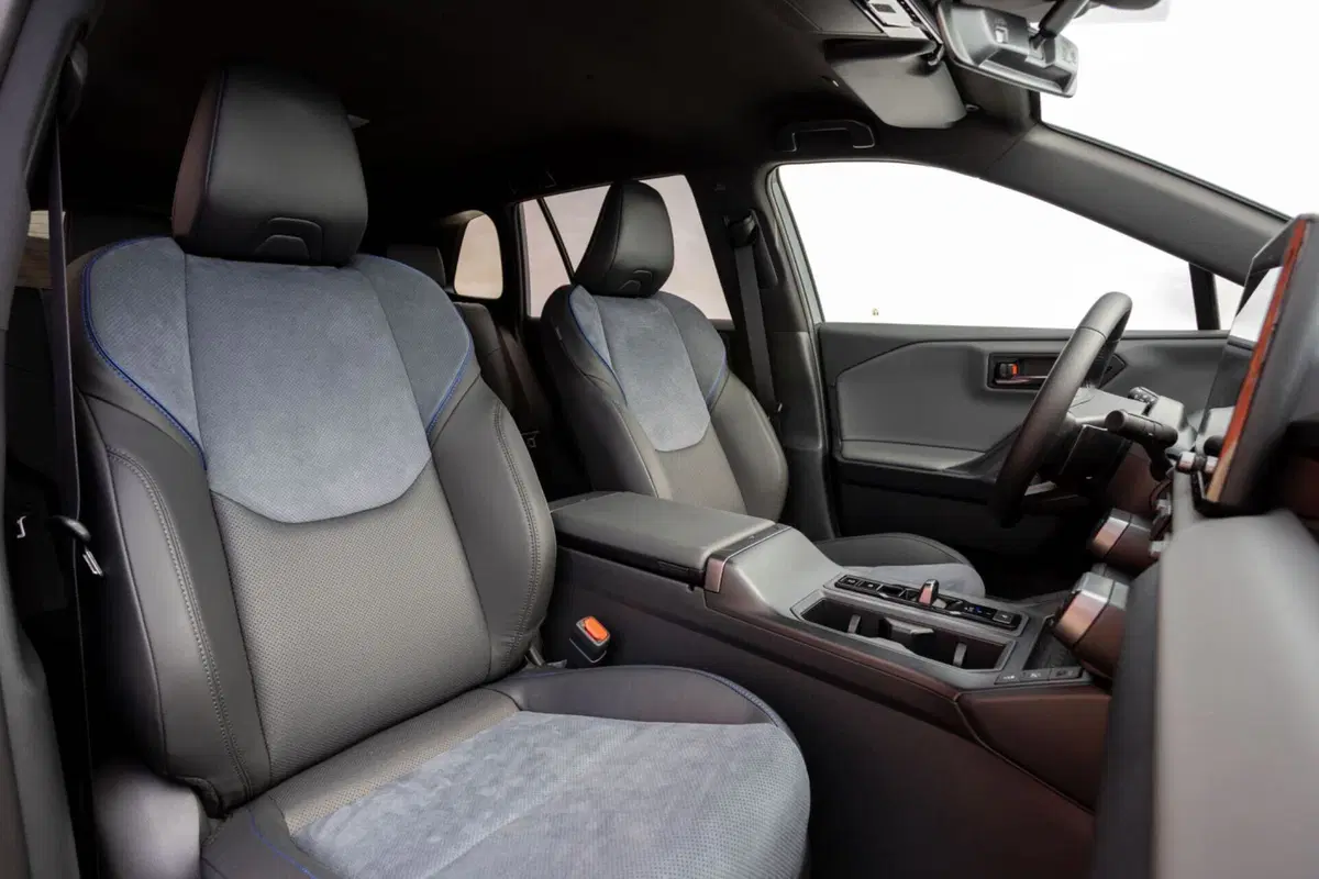 Suzuki Across plug-in, 309 CV e prezzo da 55.900 euro (14)