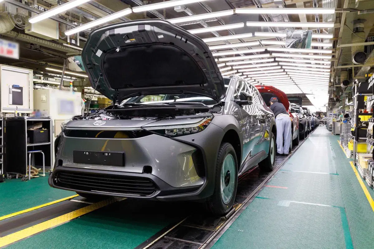Toyota cambia marcia: la sua prima elettrica con range extender nascerà in Cina