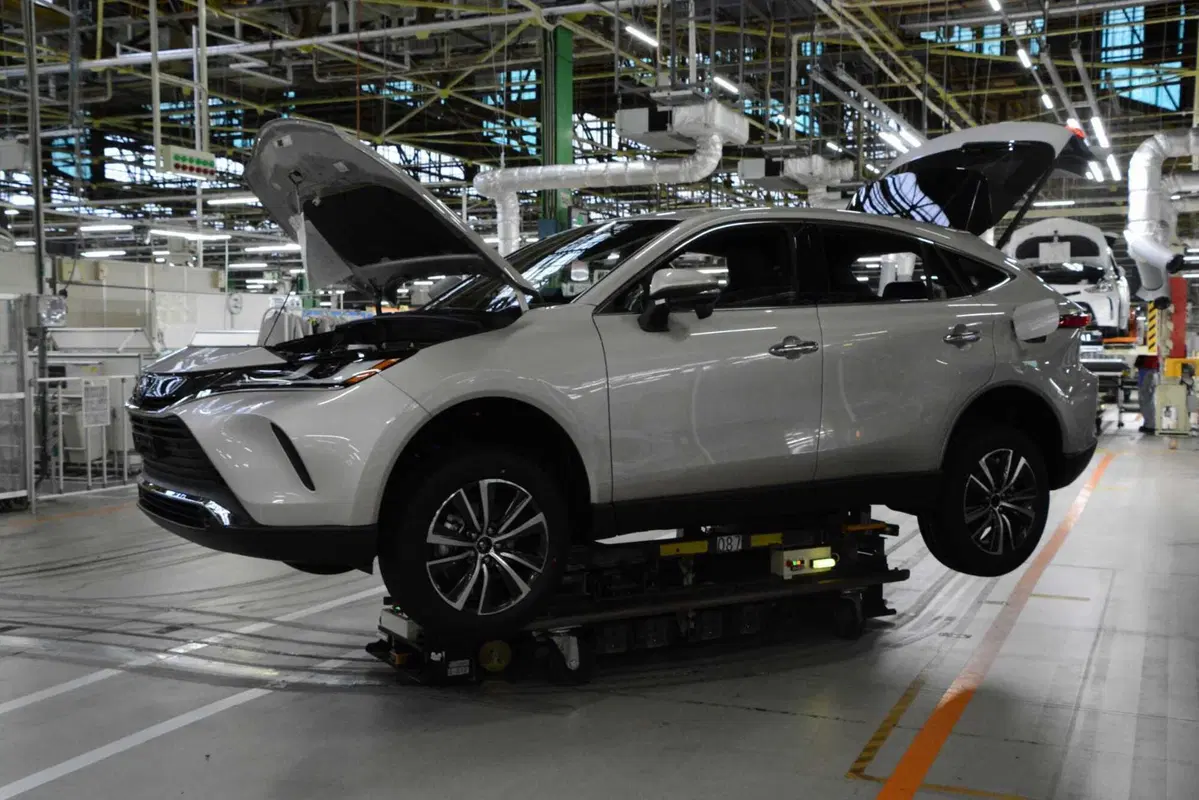 Toyota cambia marcia: la sua prima elettrica con range extender nascerà in Cina (14)