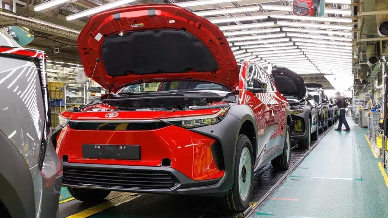 Toyota cambia marcia: la sua prima elettrica con range extender nascerà in Cina