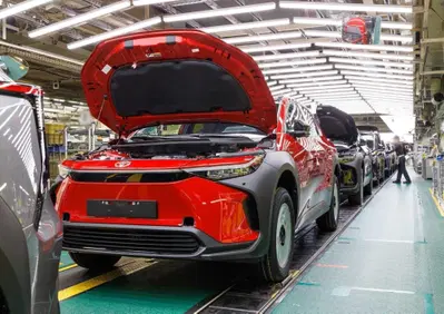 Toyota cambia marcia: la sua prima elettrica con range extender nascerà in Cina