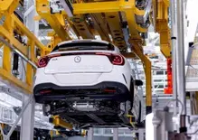 Mercedes, due fabbriche in Germania a rischio: dopo Volkswagen trema anche Stoccarda