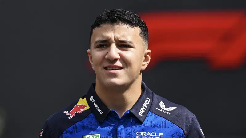'La vita senza gare è piatta, ora torno nella mischia': Hadjar rientra a Baku e rinnova con Red Bull per il 2027