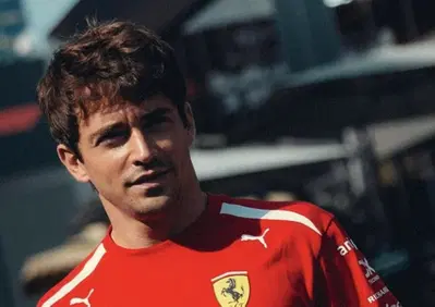 Con Hamilton vogliamo solo vincere. Motore nuovo? Non svelo la strategia: Leclerc avverte i rivali a Baku. E su Antonelli dice che...