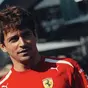 Con Hamilton vogliamo solo vincere. Motore nuovo? Non svelo la strategia: Leclerc avverte i rivali a Baku. E su Antonelli dice che...