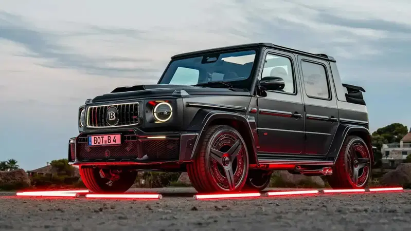 Brabus 900 Rocket Edition Cabrio, la Classe G perde il tetto e arriva a 900 CV