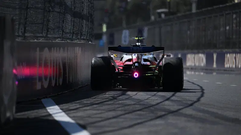 F1, caos a Baku in FP1: Antonelli subito KO! Russell in testa, ma è giallo sul motore Ferrari e sul fondo McLaren. La verità sui freni di Leclerc