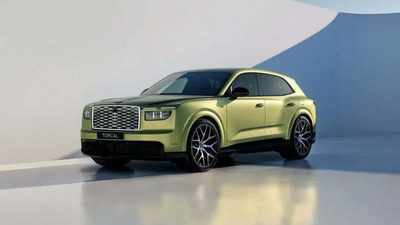 Bentley Torcal: la prima elettrica di Crewe debutta con 888 CV e 600 km di autonomia