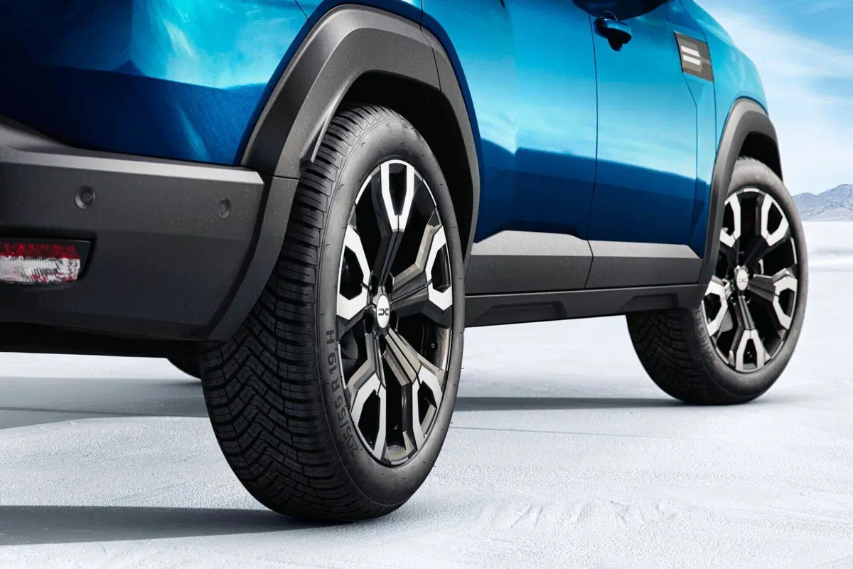 Dacia Bigster Hybrid-G 150 4x4, ibrido, GPL e trazione integrale elettrica nello stesso SUV: come funziona (8)