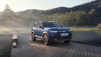 Dacia Bigster Hybrid-G 150 4x4, ibrido, GPL e trazione integrale elettrica nello stesso SUV: come funziona