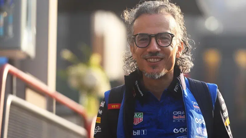 'Non riuscivamo a staccarlo dal simulatore': Mekies e il retroscena su Hadjar. Poi svela la svolta Red Bull per il 2027