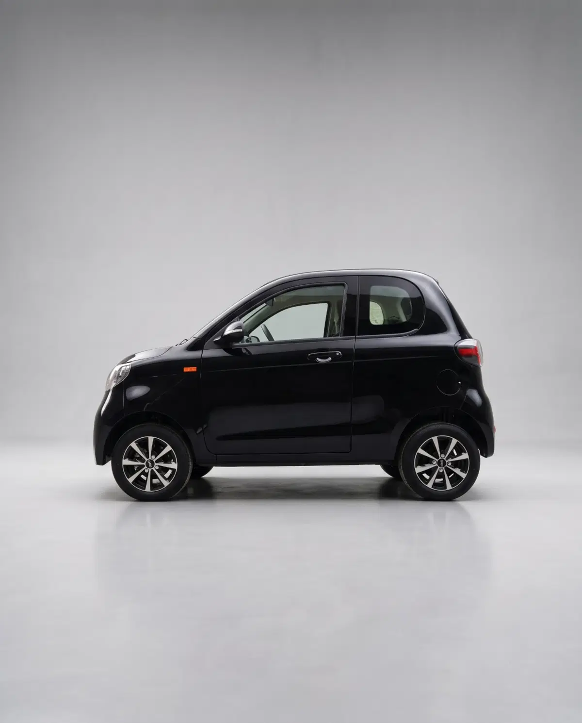 Desner T30, la nuova microcar elettrica che debutta con il Bonus Scuola 2026 (2)