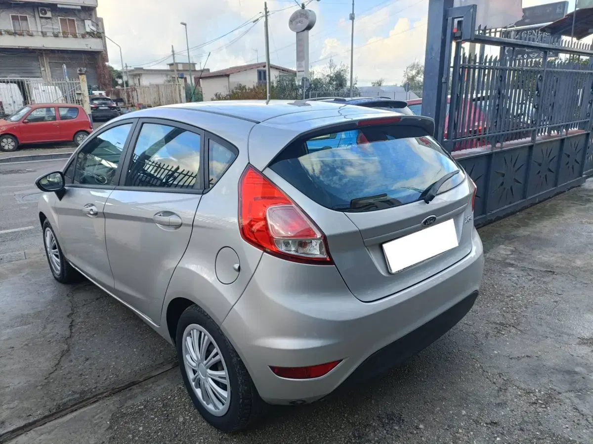 Ford Fiesta usata a Napoli (4)