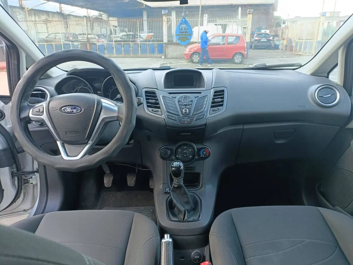 Ford Fiesta usata a Napoli (5)