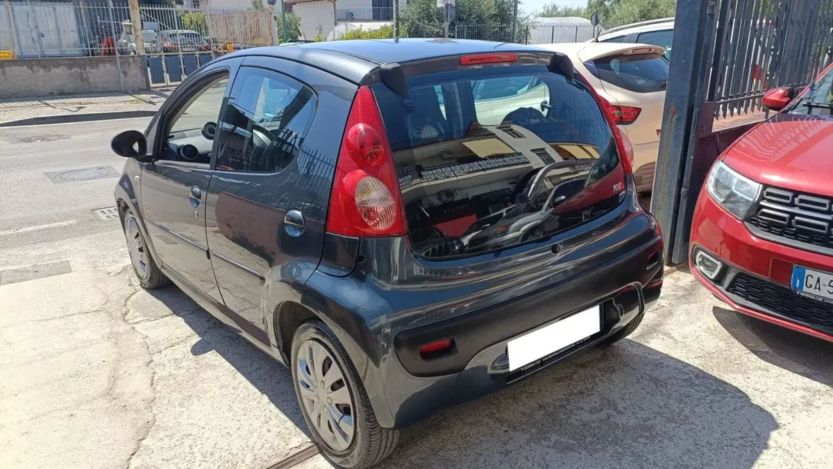 Peugeot 107 usata a Napoli (4)