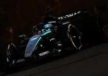 F1, Mercedes spaventa Baku: Russell vola con il “trucco” della tripla scia e batte Antonelli in FP2. E in Ferrari c'è un giallo