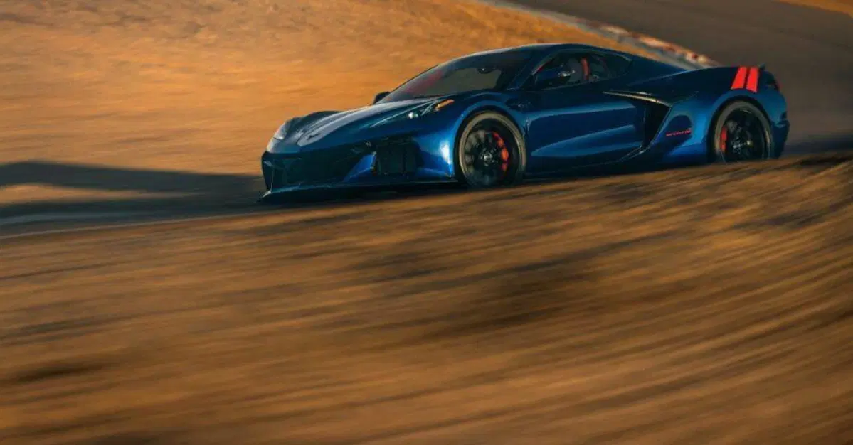 Chevrolet Corvette, a Bowling Green succede una cosa mai vista: due generazioni di V8 prodotte insieme