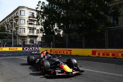 Qualifiche GP d’Azerbaigian 2026: caccia alla pole sui muri di Baku, chi strappa la prima fila? Cronaca LIVE   