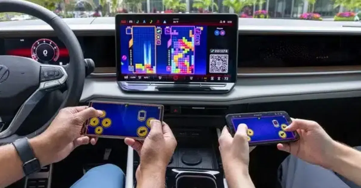 Volkswagen diventa una console: Tetris e PAC-MAN in auto, ma per giocare si paga