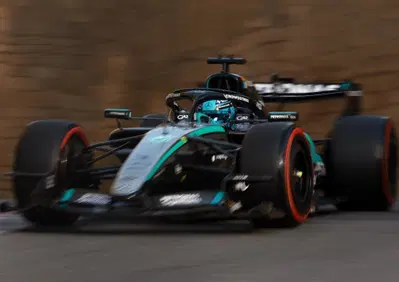 F1. Russell domina a Baku: ecco perché la Mercedes ha fatto il vuoto. Antonelli, errore da penna blu