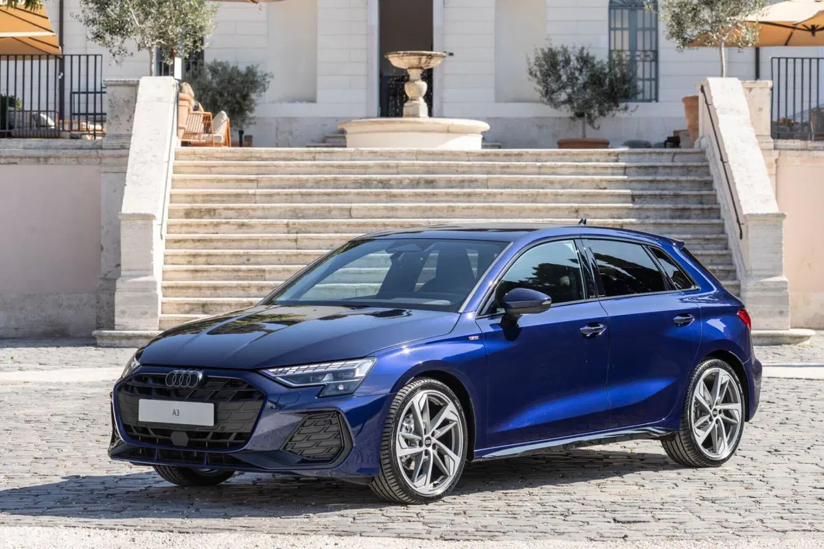 Trent'anni di successo e un'anima hi-tech: nuova Audi A3 alza l'asticella tra le compatte premium [VIDEO] (14)